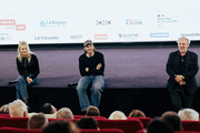 <span style='display:inline-block; background-color:#DF071E; width: 100%;padding:5px;'>Nadia Tereszkiewicz, François Civil et Arnaud Desplechin</span>