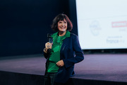 <span style='display:inline-block; background-color:#DF071E; width: 100%;padding:5px;'>Sabine Azéma</span>