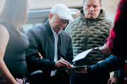 <span style='display:inline-block; background-color:#DF071E; width: 100%;padding:5px;'>John Woo</span>